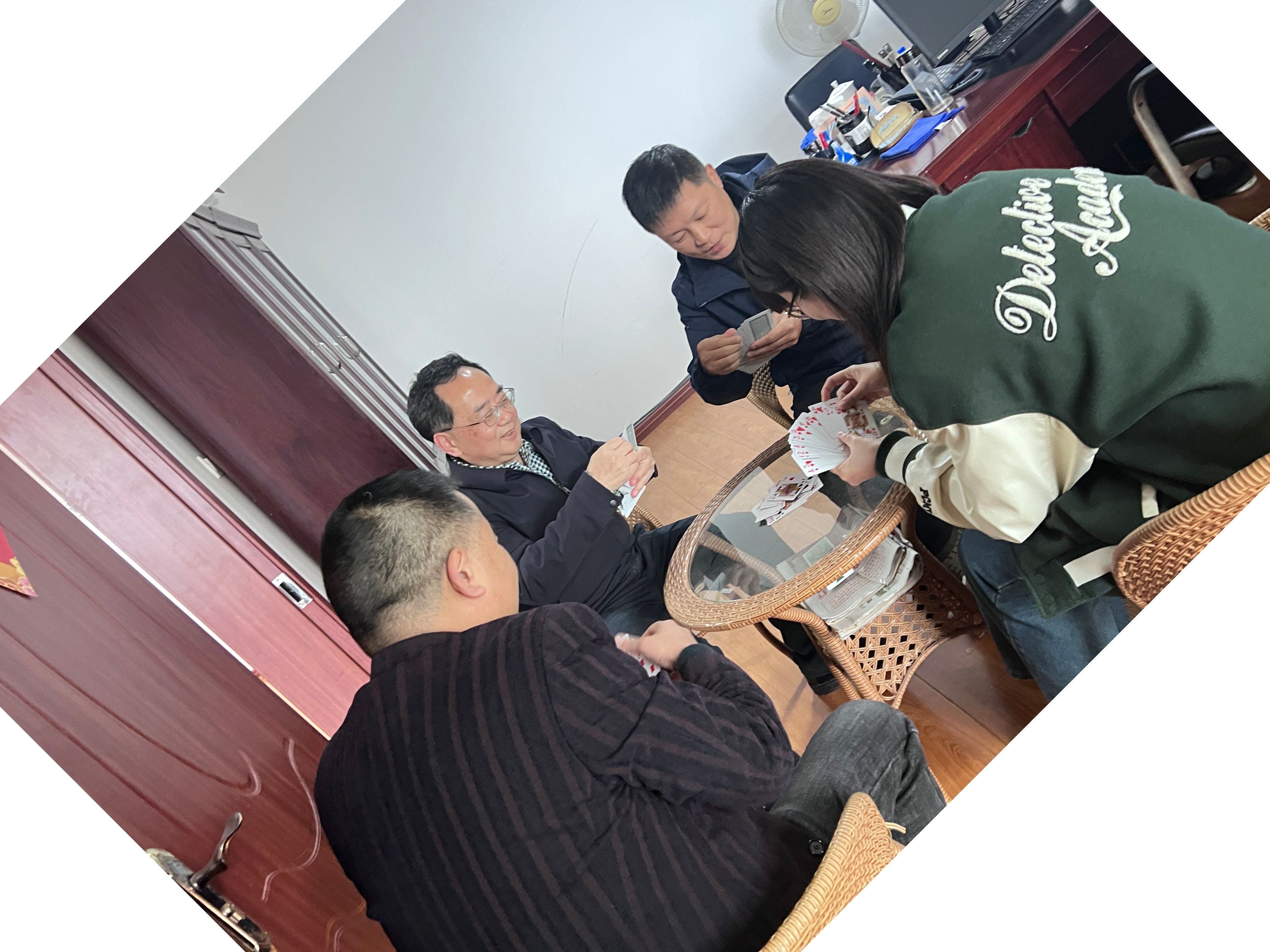 威廉希尔williamhill分工会开展掼蛋比赛